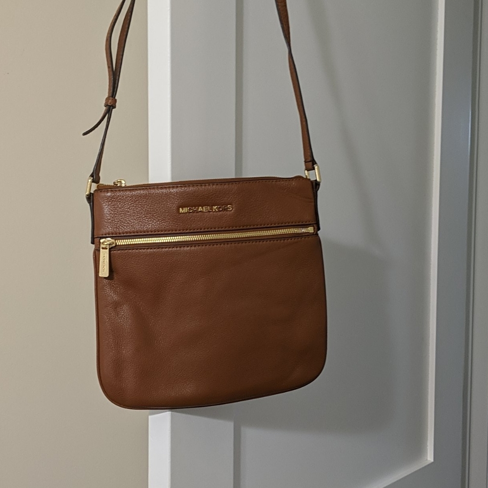 Michael Kors Cross Body Bag, Pebble (tan)